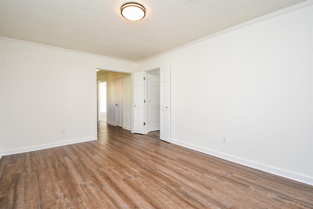 7638 Club Lake Drive