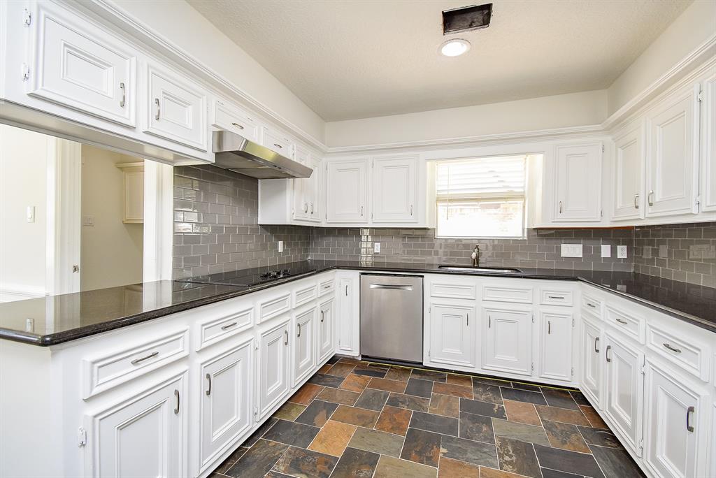 7638 Club Lake Drive