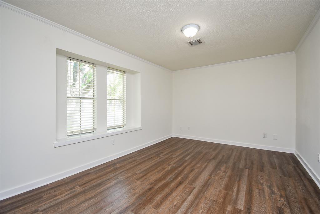 7638 Club Lake Drive