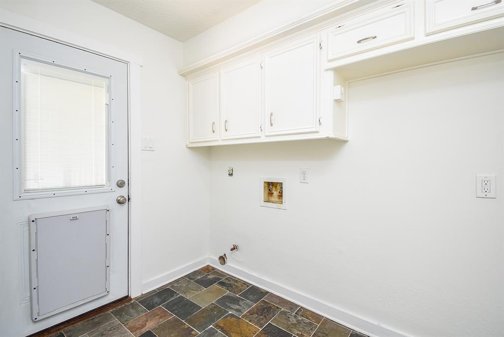 7638 Club Lake Drive