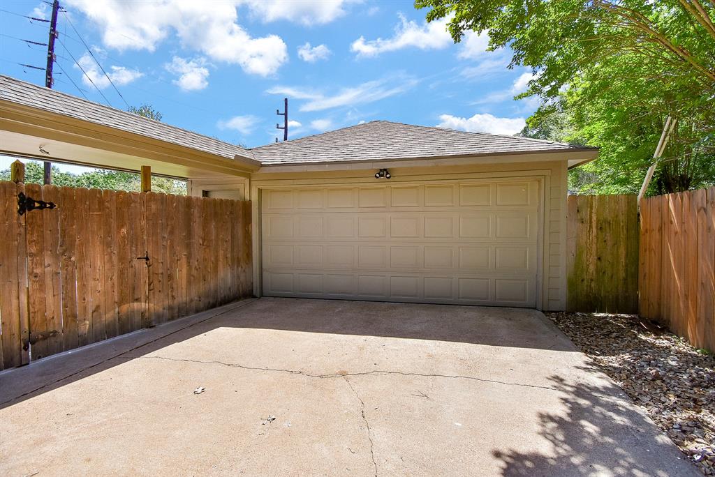 7638 Club Lake Drive