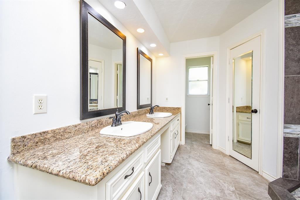 7638 Club Lake Drive