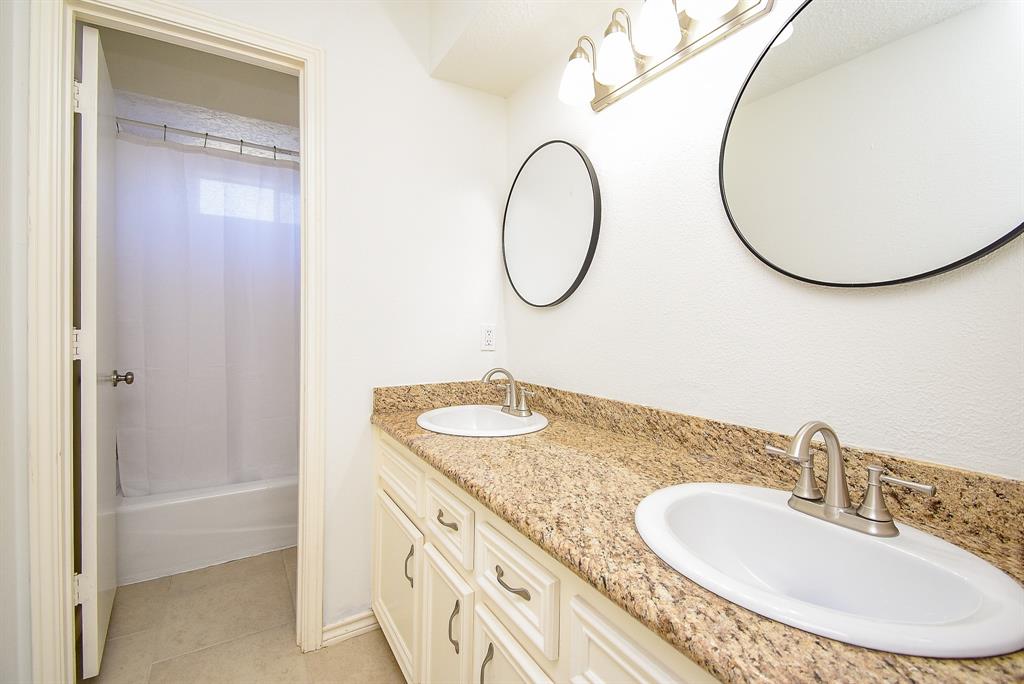 7638 Club Lake Drive