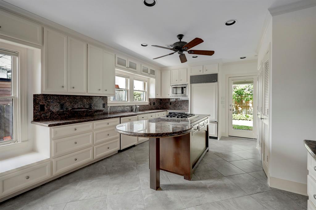 2724 Barbara Lane