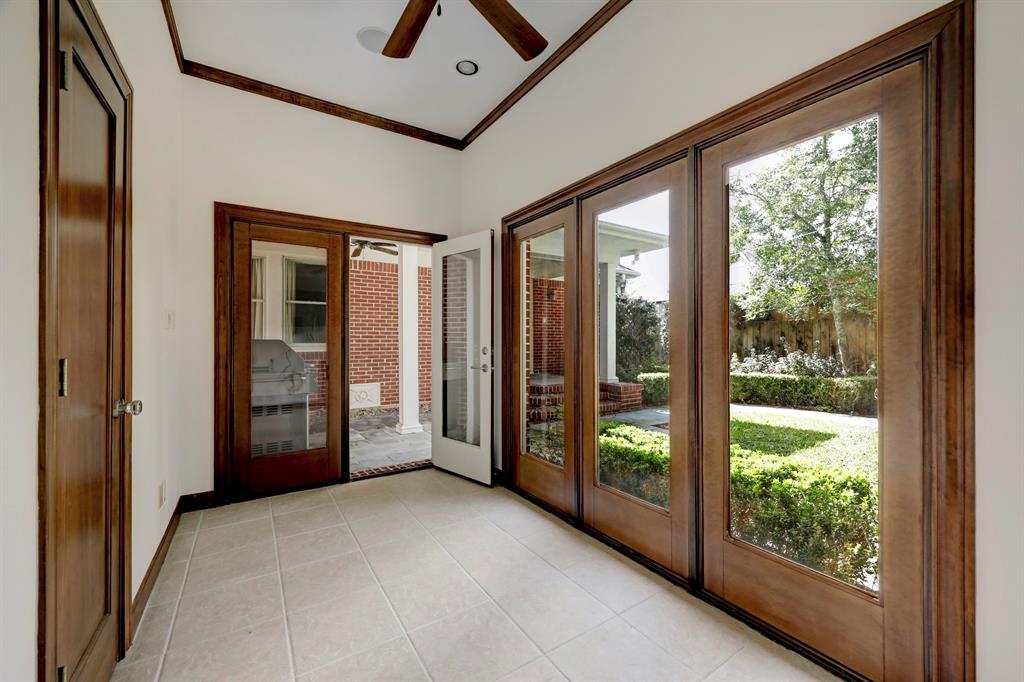 2724 Barbara Lane