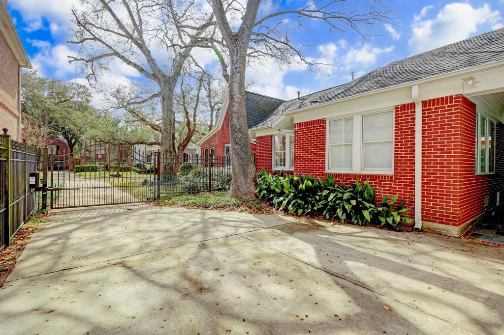 2724 Barbara Lane