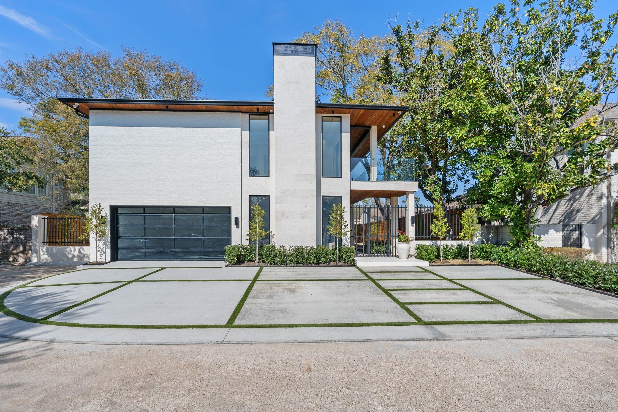 46 W Broad Oaks Dr