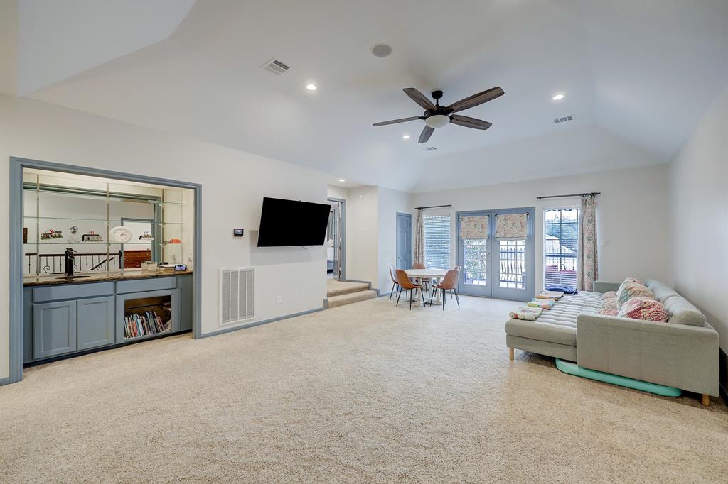 2903 Autumn Lake Drive