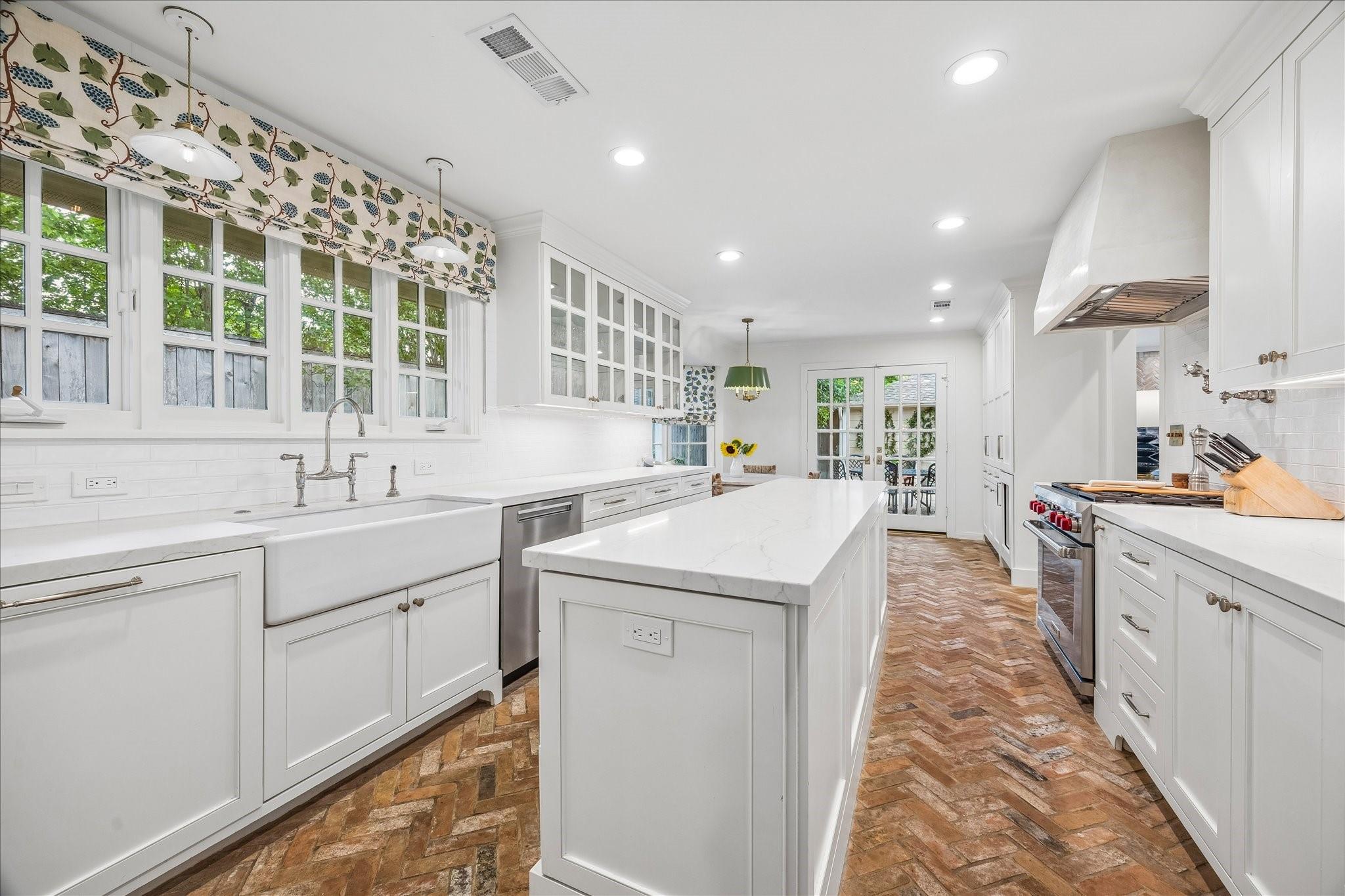 3842 Meadow Lake Lane
