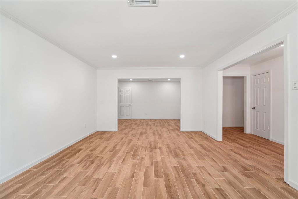 5406 Rutherglenn Drive