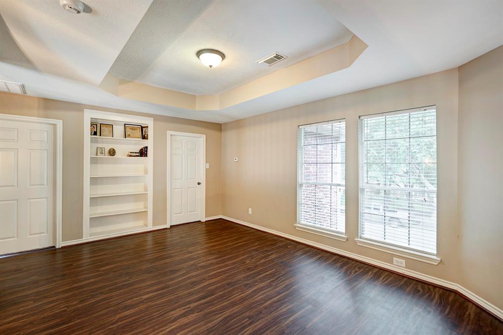 1011 Longdraw Drive