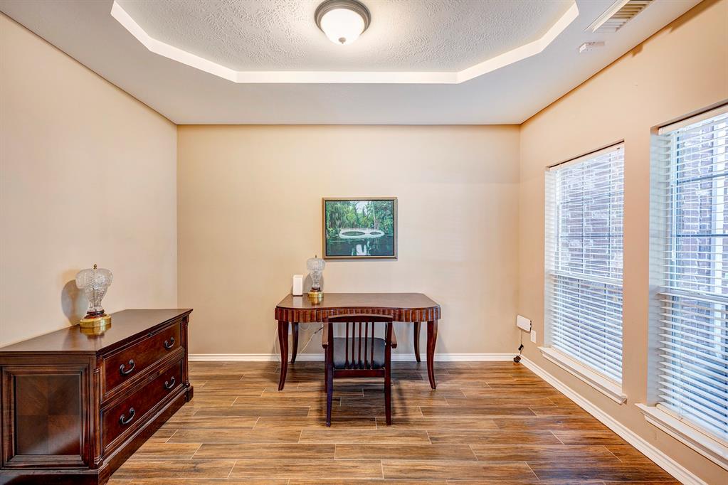 1011 Longdraw Drive