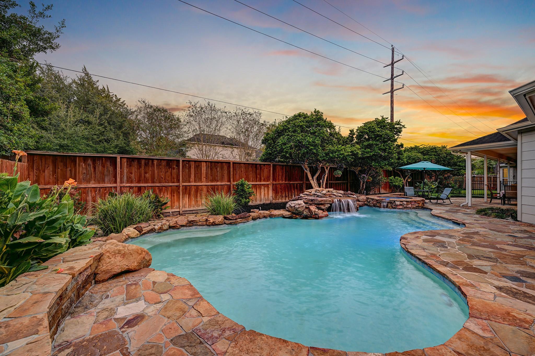 919 Bayou Parkway