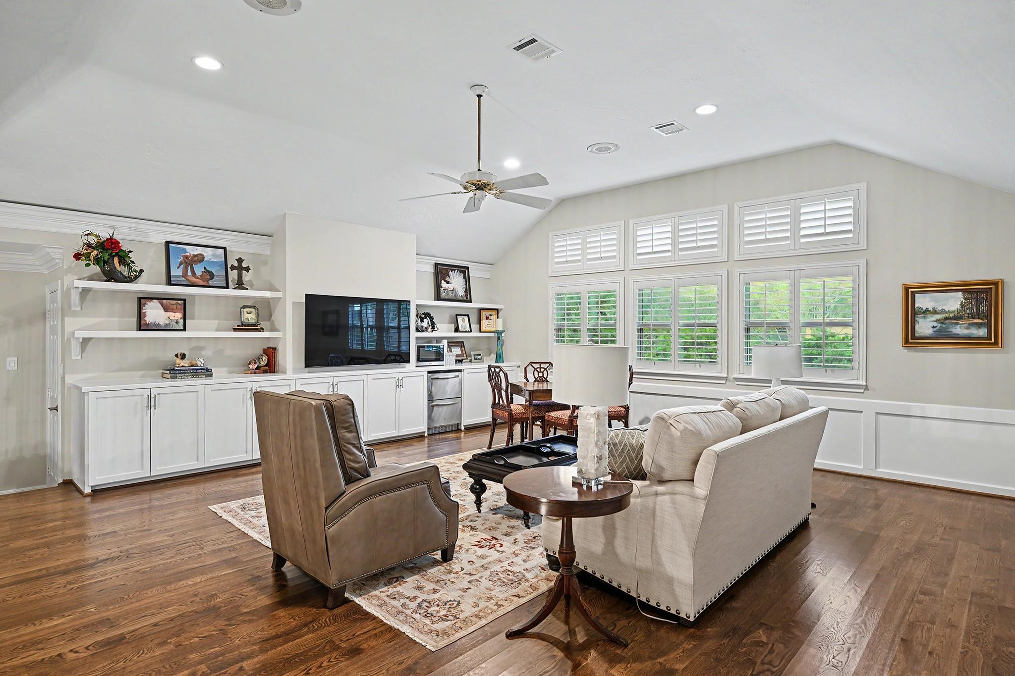 919 Bayou Parkway