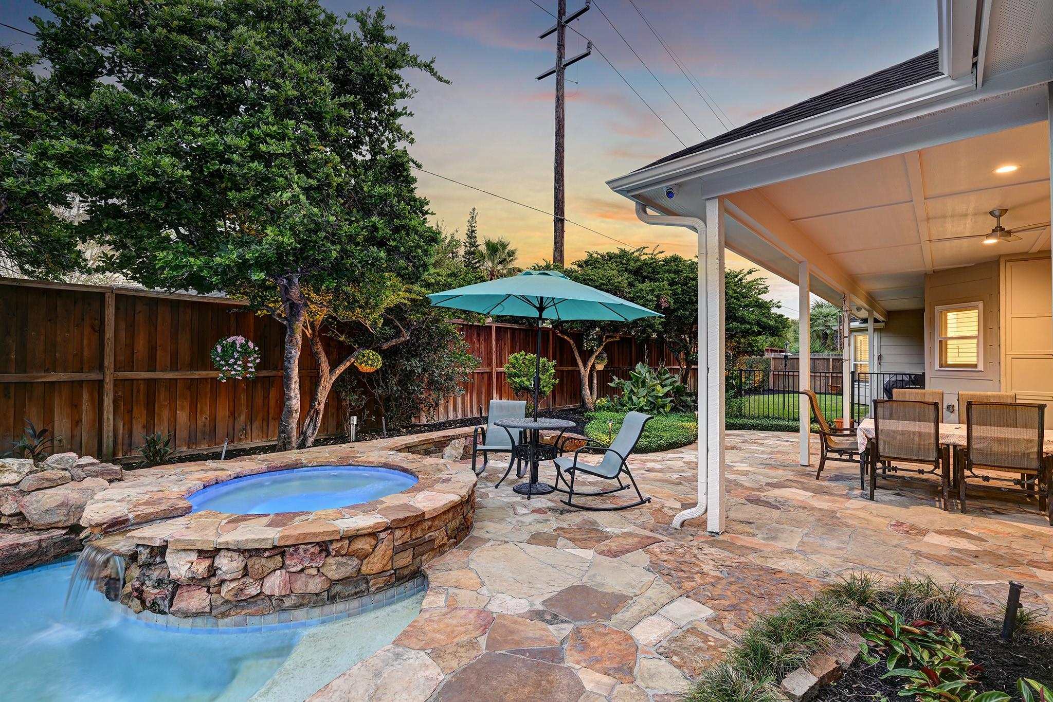 919 Bayou Parkway