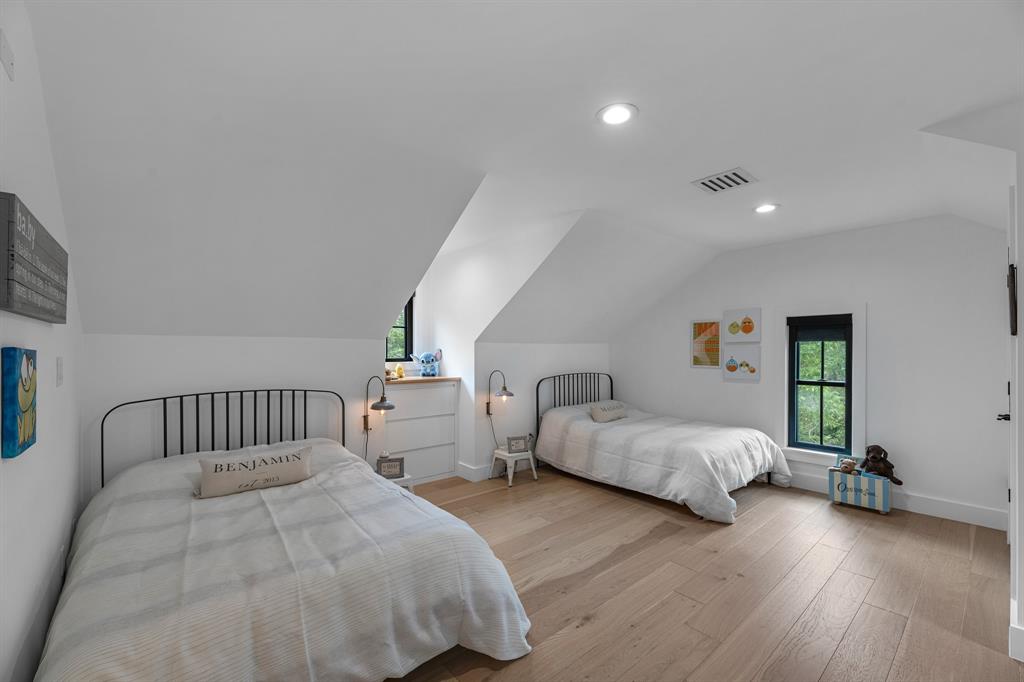 3539 River Road