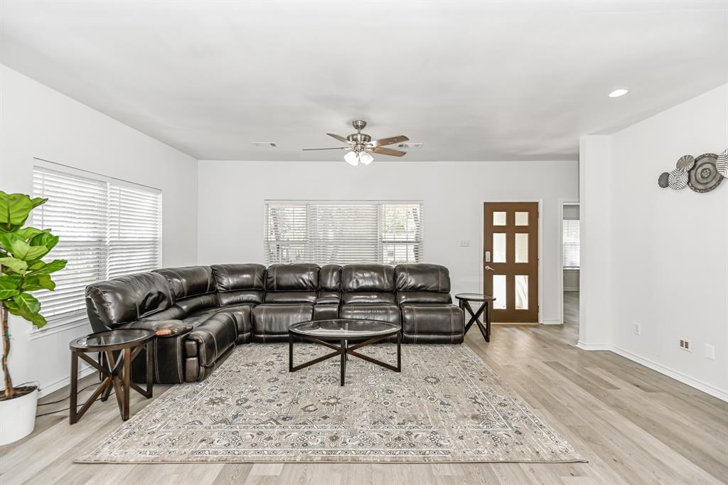 2902 Hemingway Drive