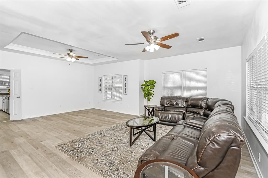 2902 Hemingway Drive