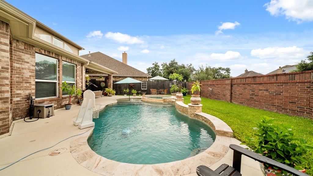 1006 Catania Lane