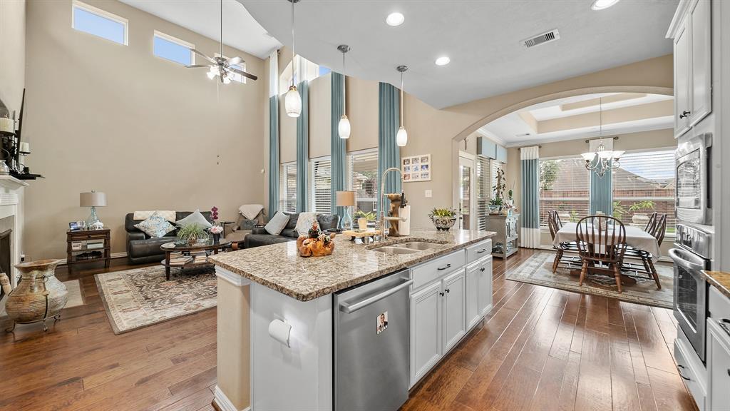 1006 Catania Lane