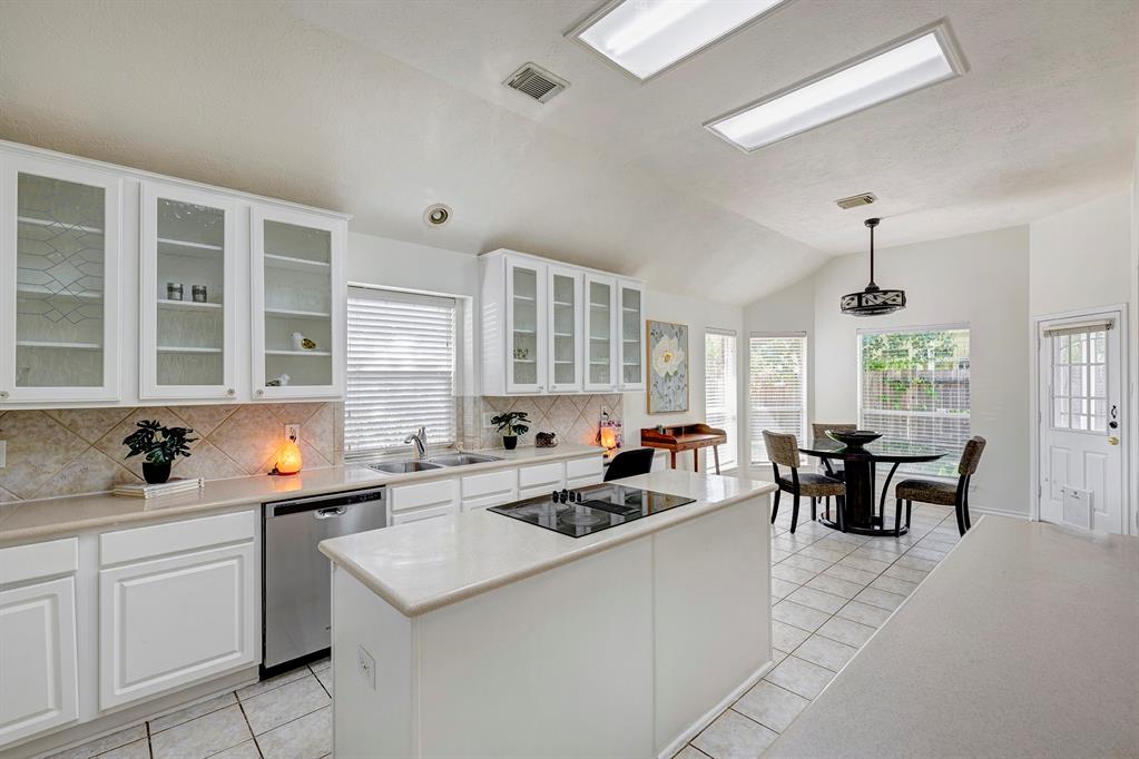 3510 Shadowvista Court
