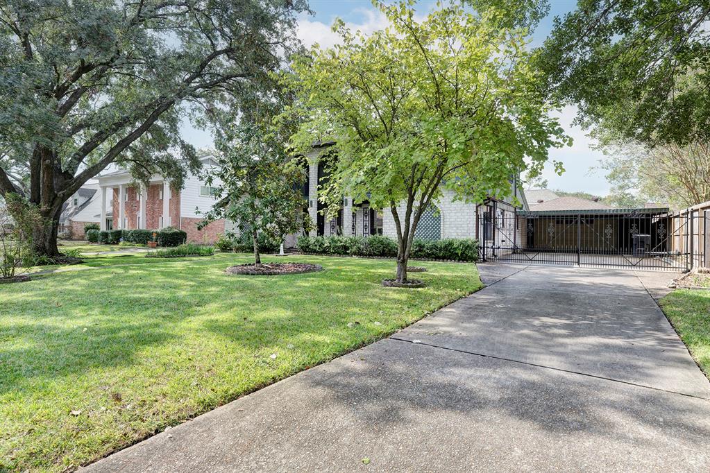 2723 Bernadette Lane