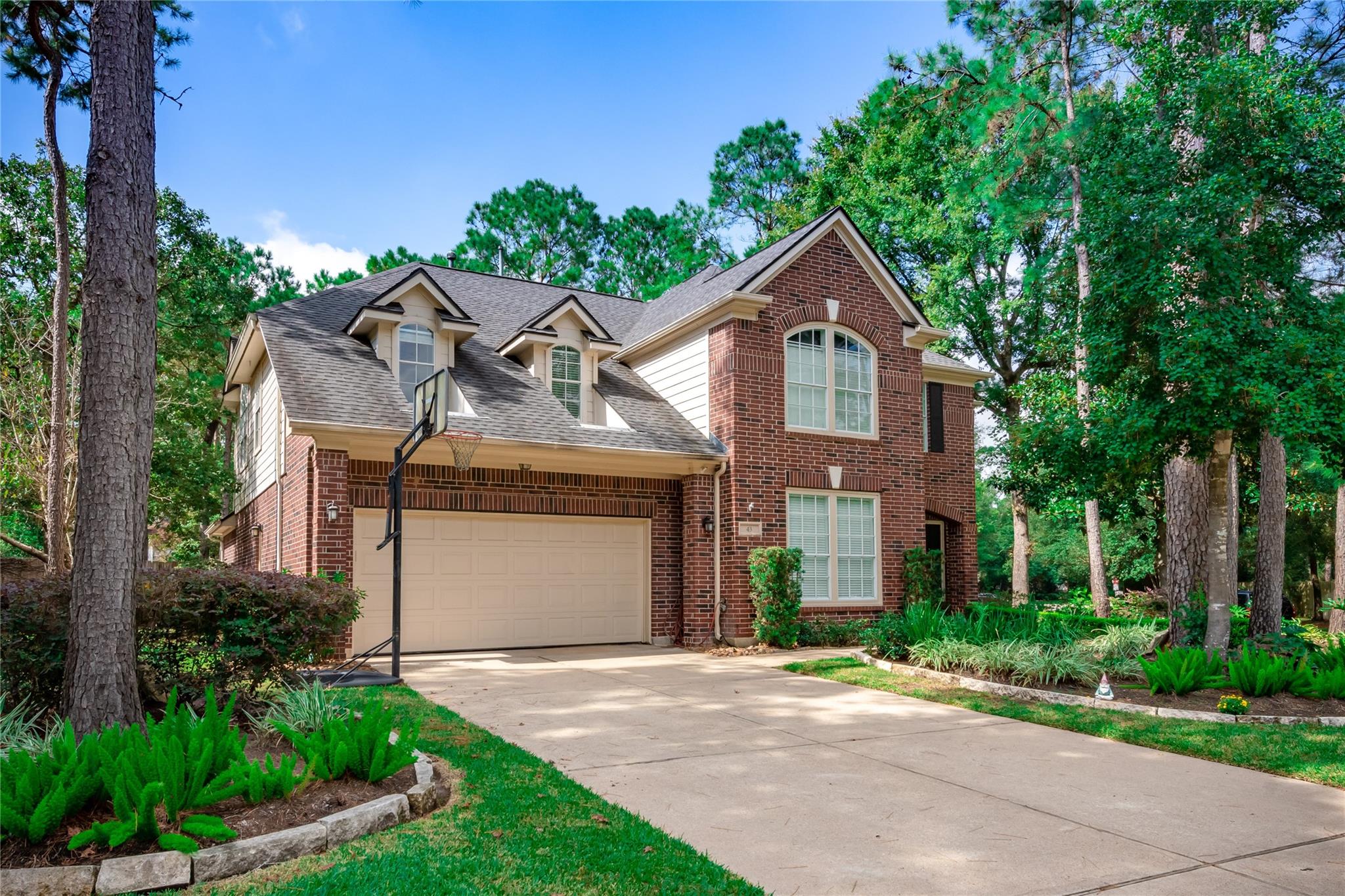 43 N Greenvine Circle