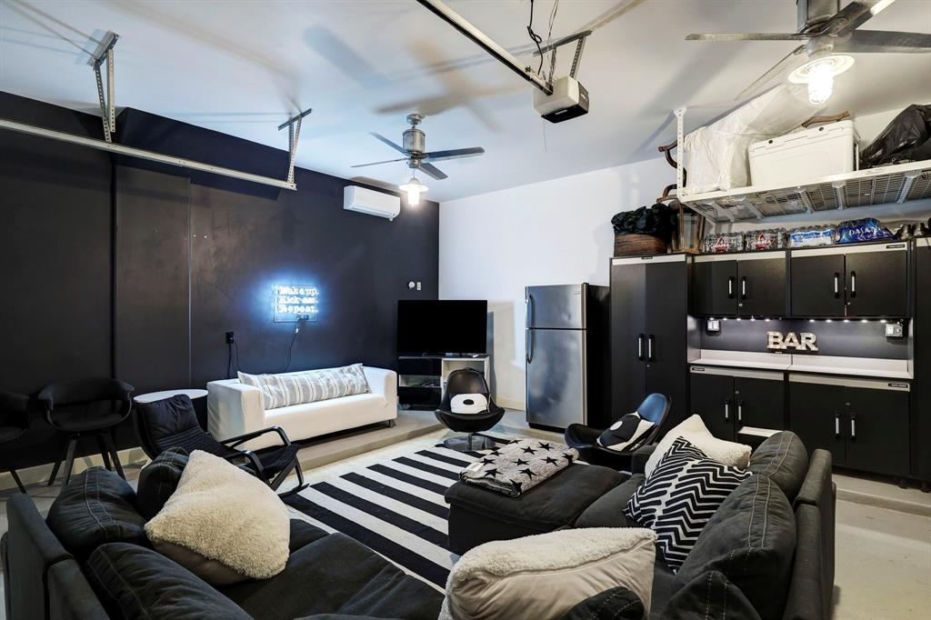 5807 Fordham Street