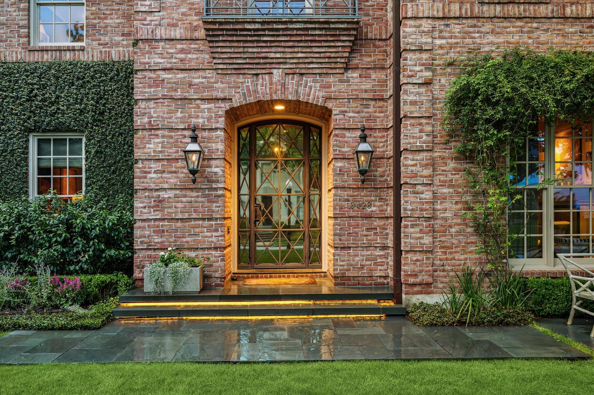 3428 Wickersham Lane