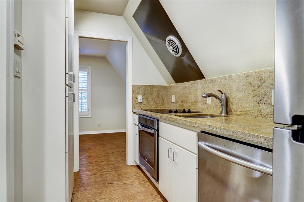 2331 Mimosa Unit: 1/2