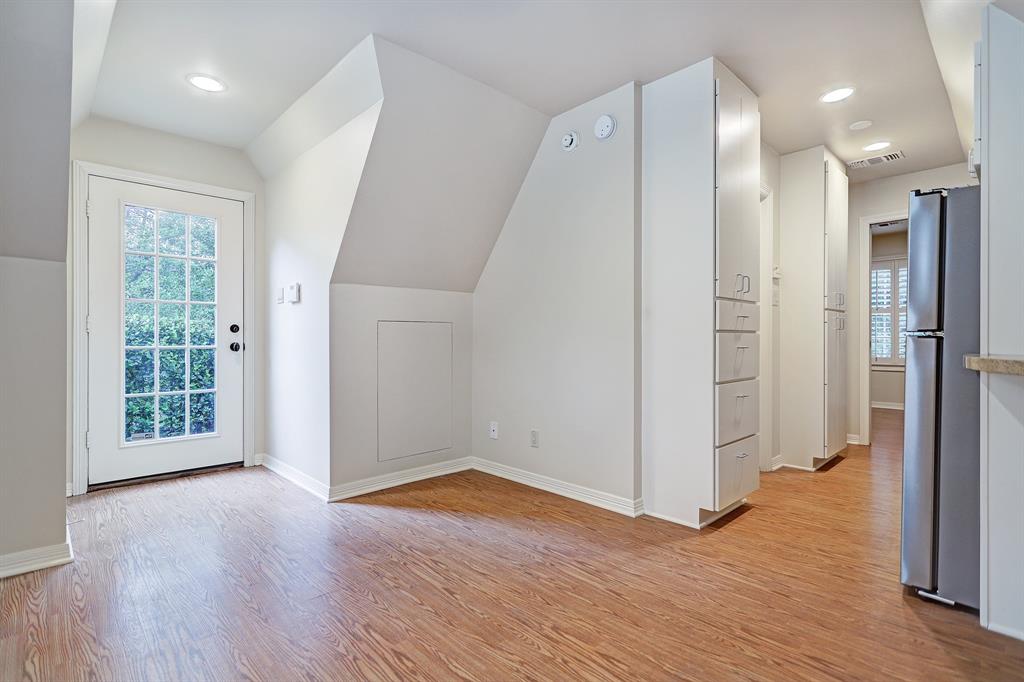 2331 Mimosa Unit: 1/2
