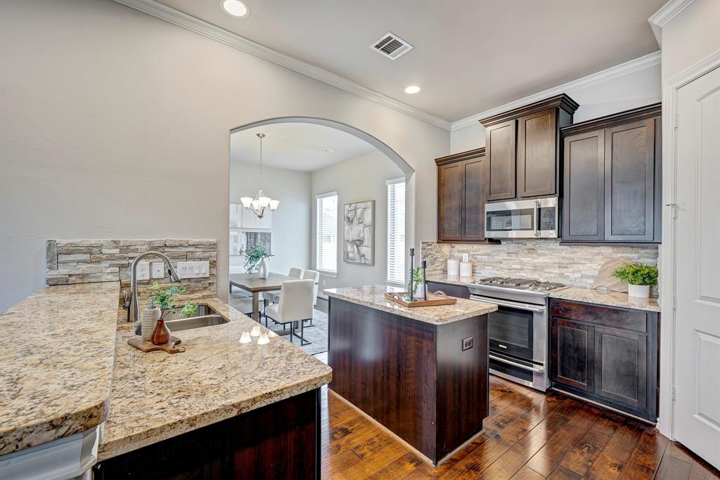 848 W 17th Street