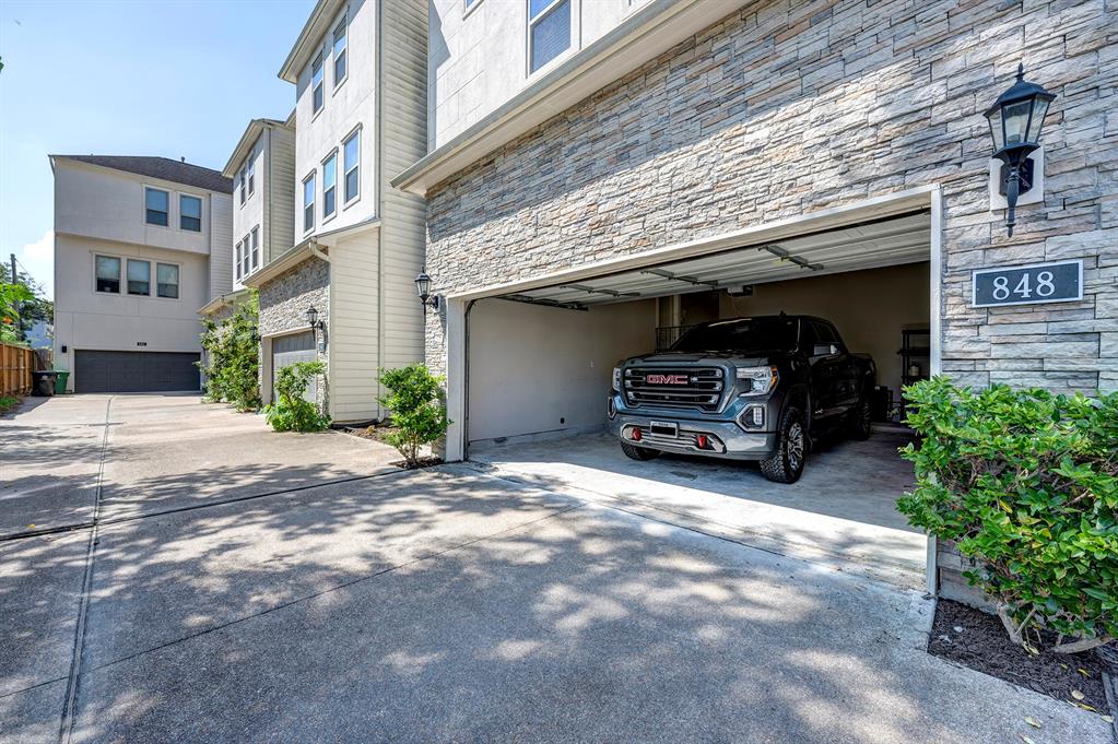 848 W 17th Street