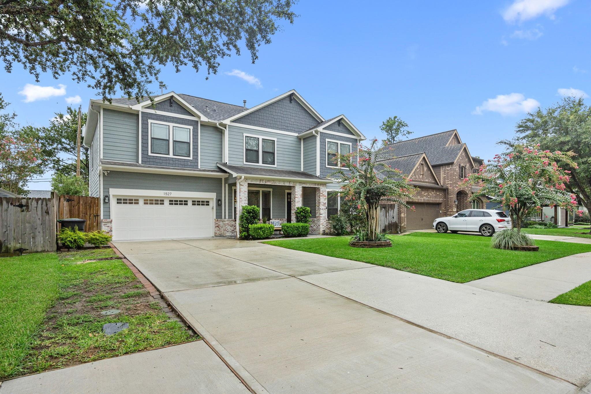 1527 Cheshire Lane