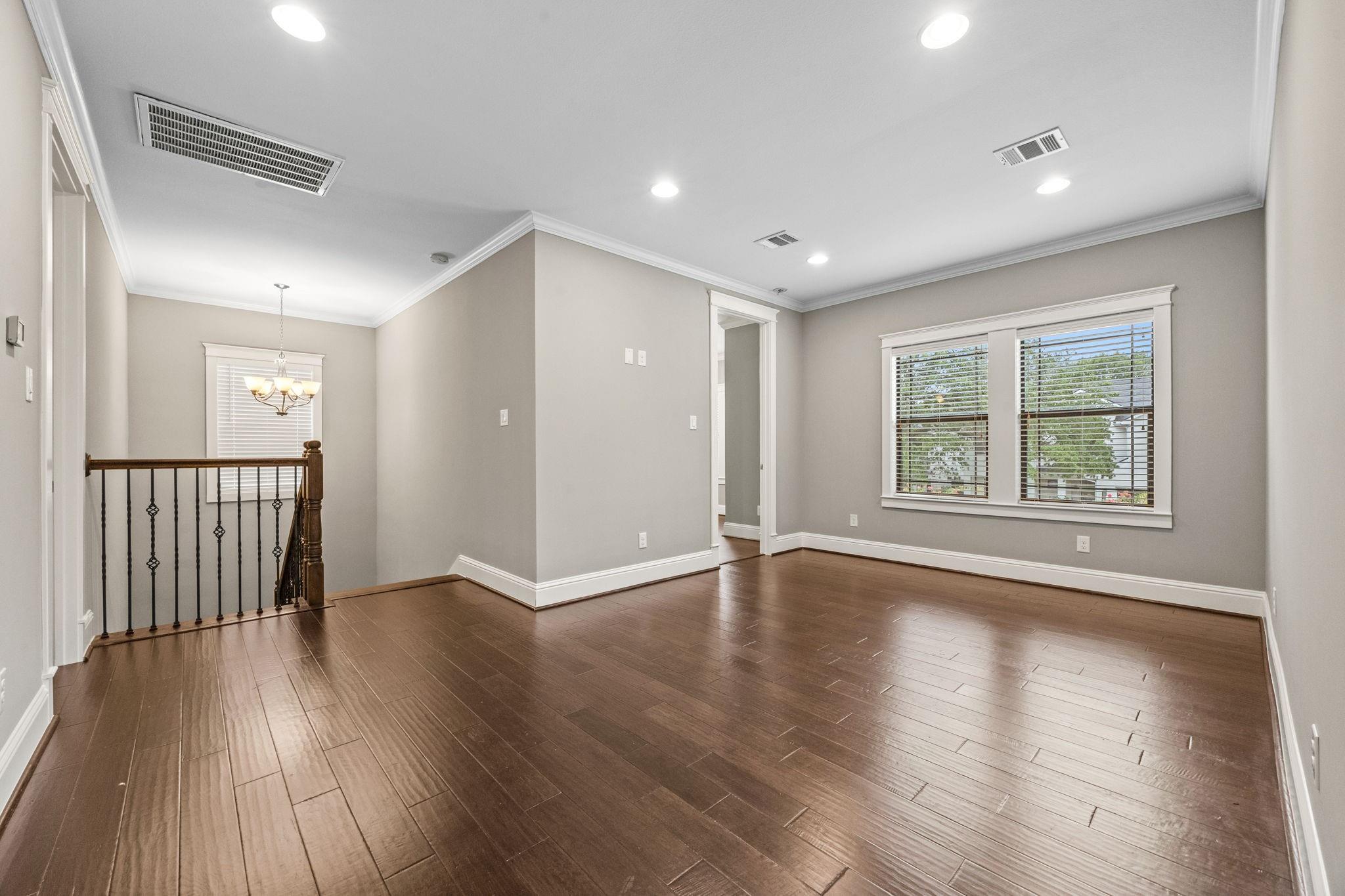 1527 Cheshire Lane