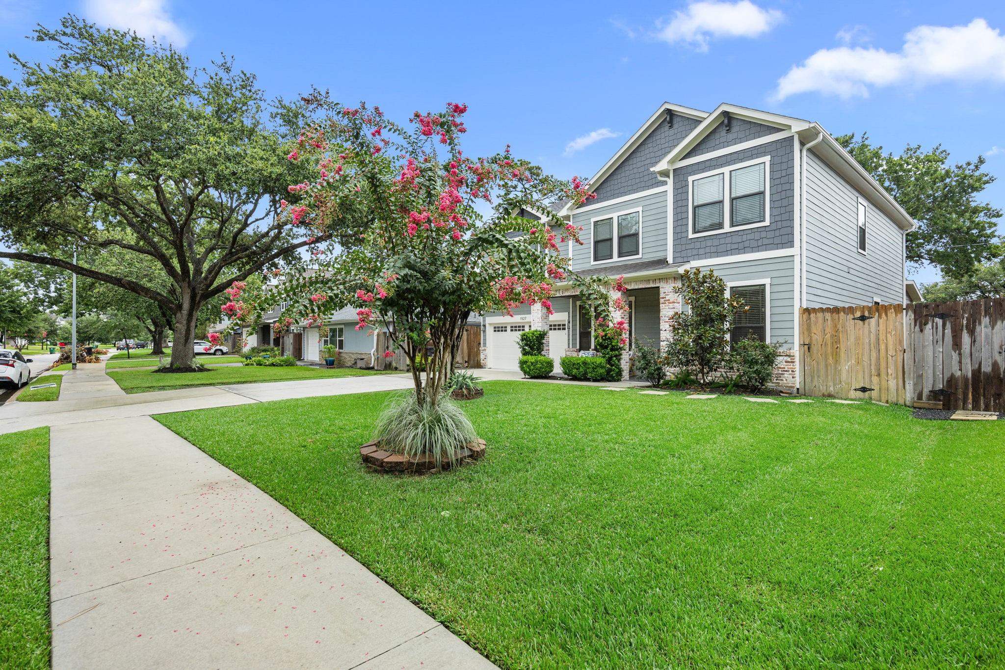 1527 Cheshire Lane