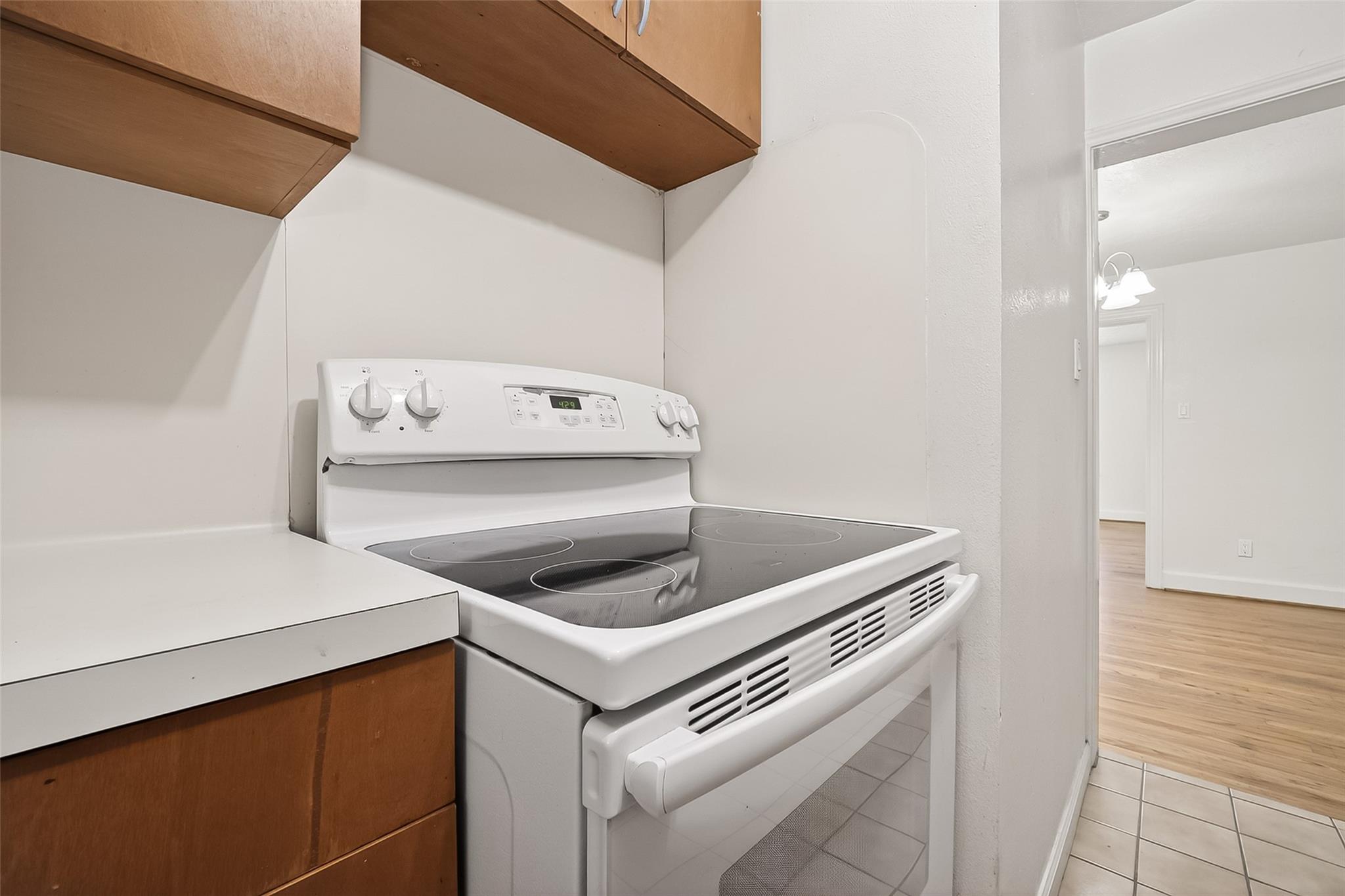 609 Cortlandt Street # 3