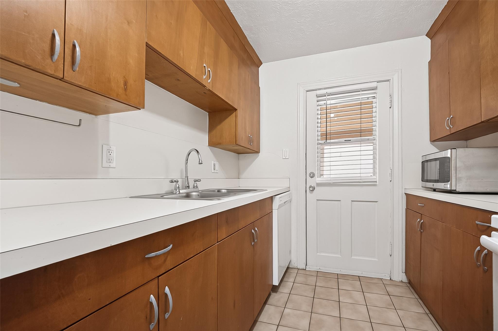609 Cortlandt Street # 3