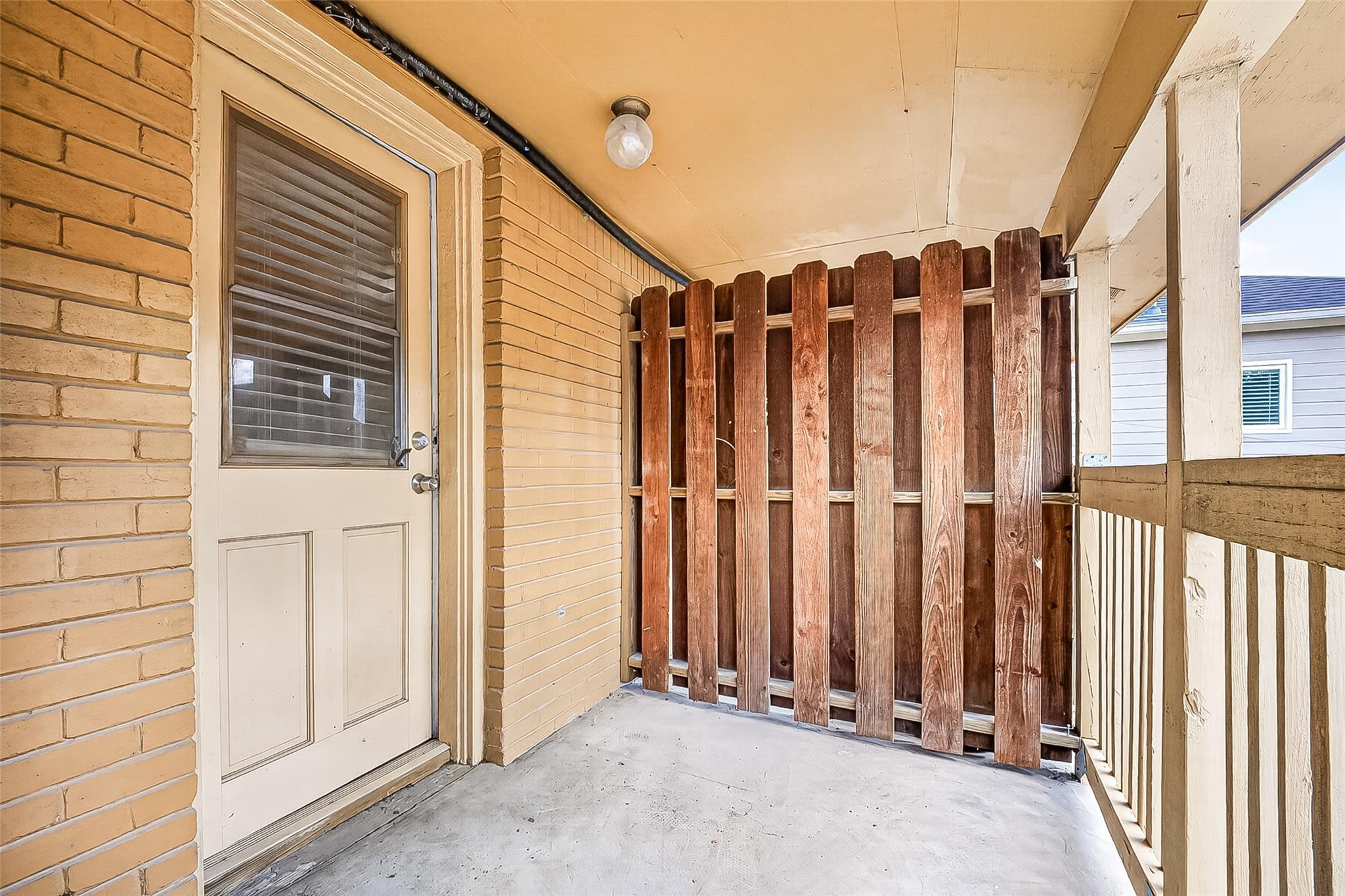 609 Cortlandt Street # 3