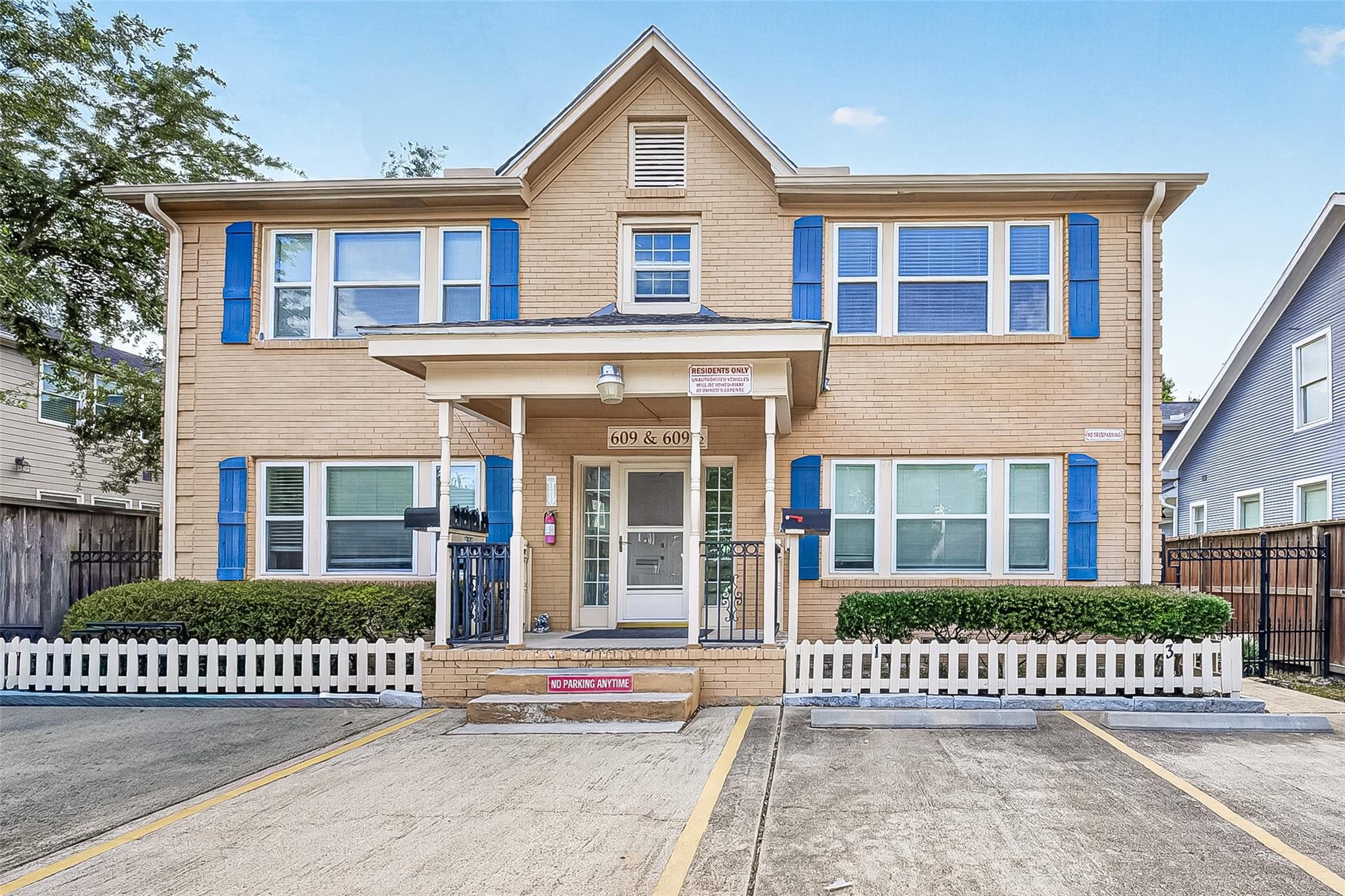 609 Cortlandt Street # 3
