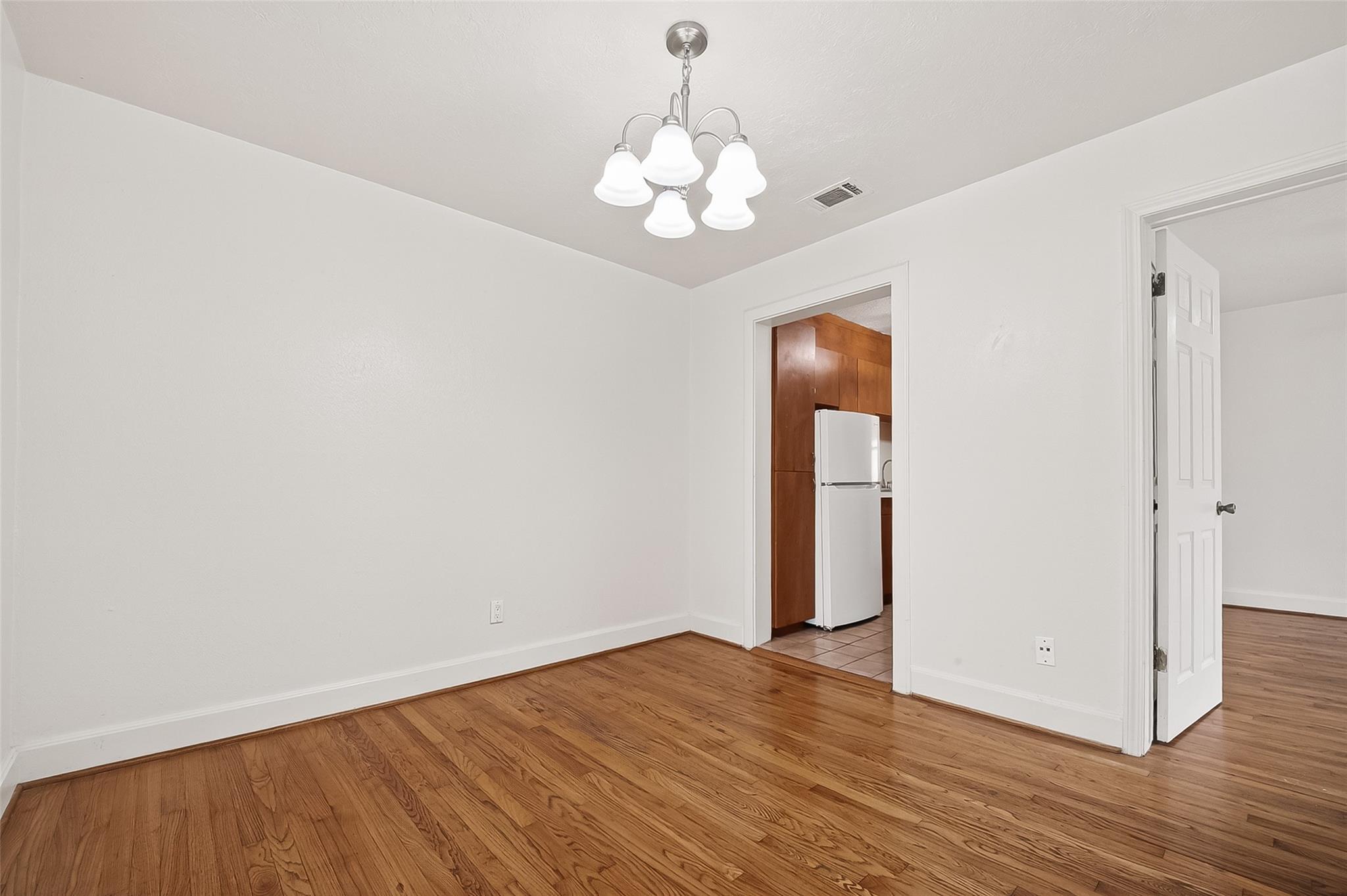 609 Cortlandt Street # 3