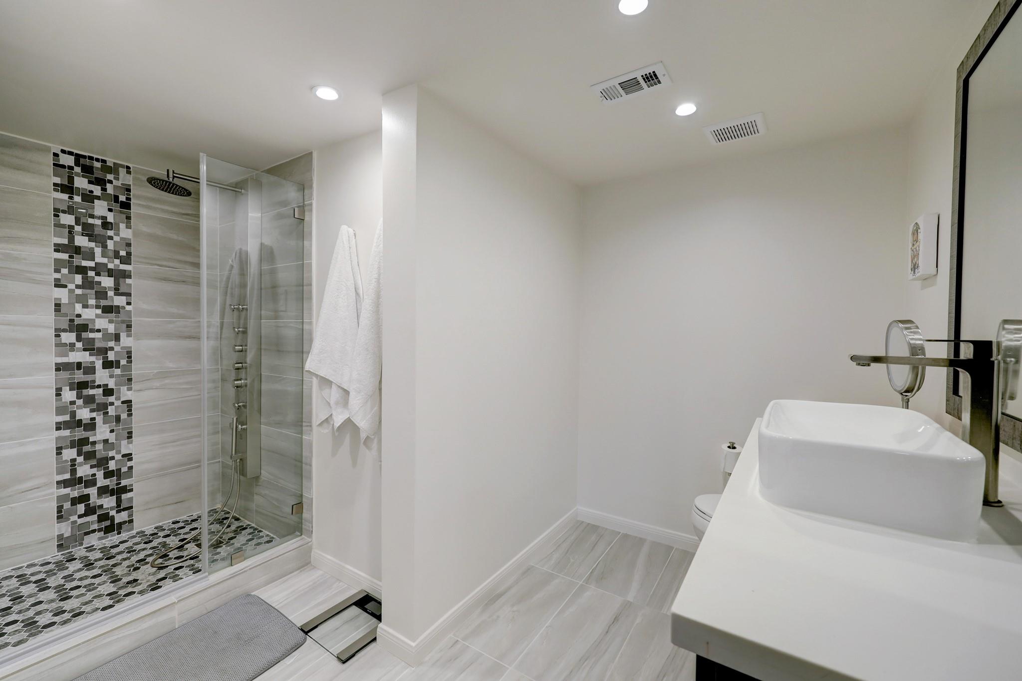 2117 1/2 Hazard Street