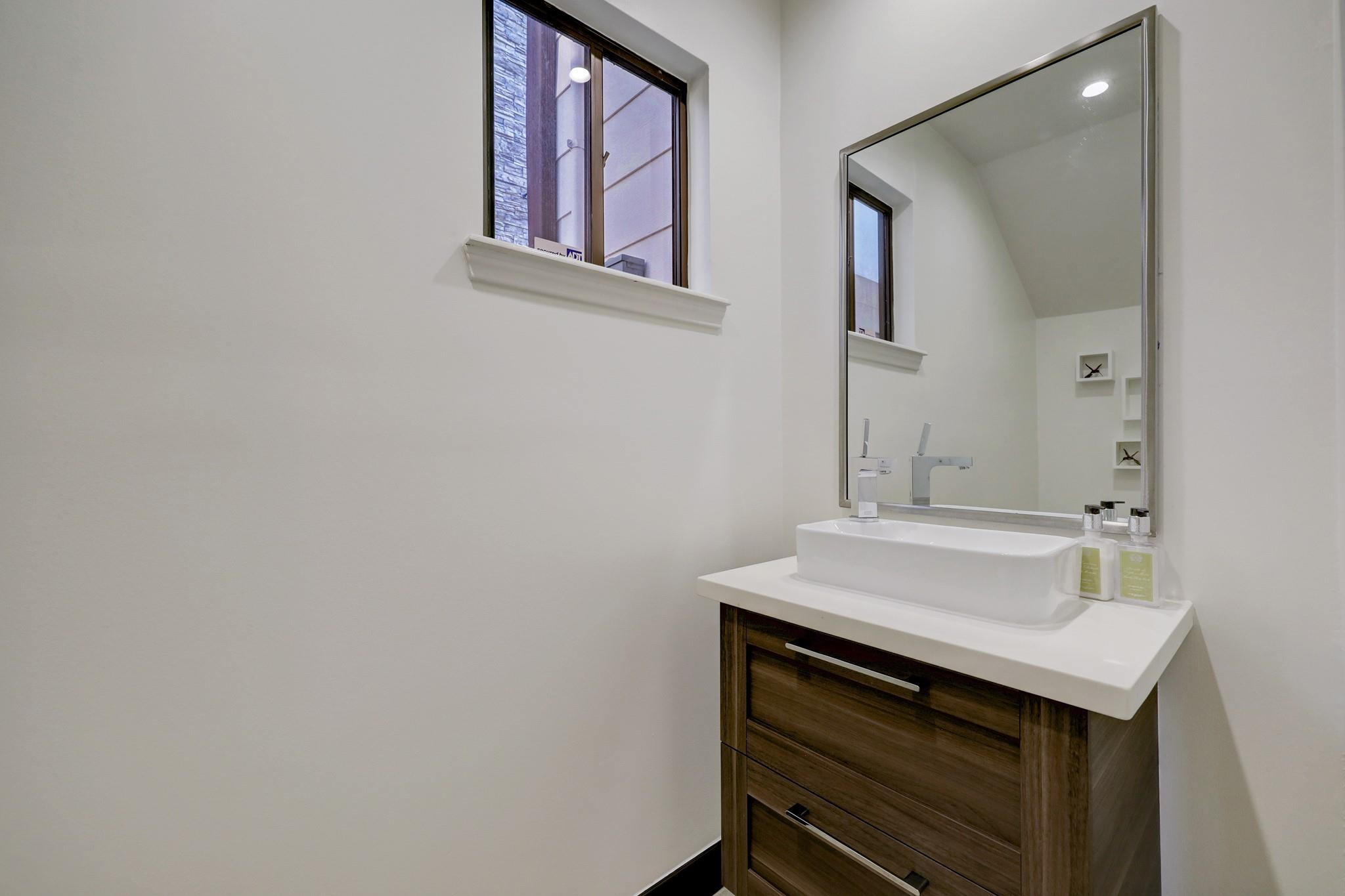 2117 1/2 Hazard Street