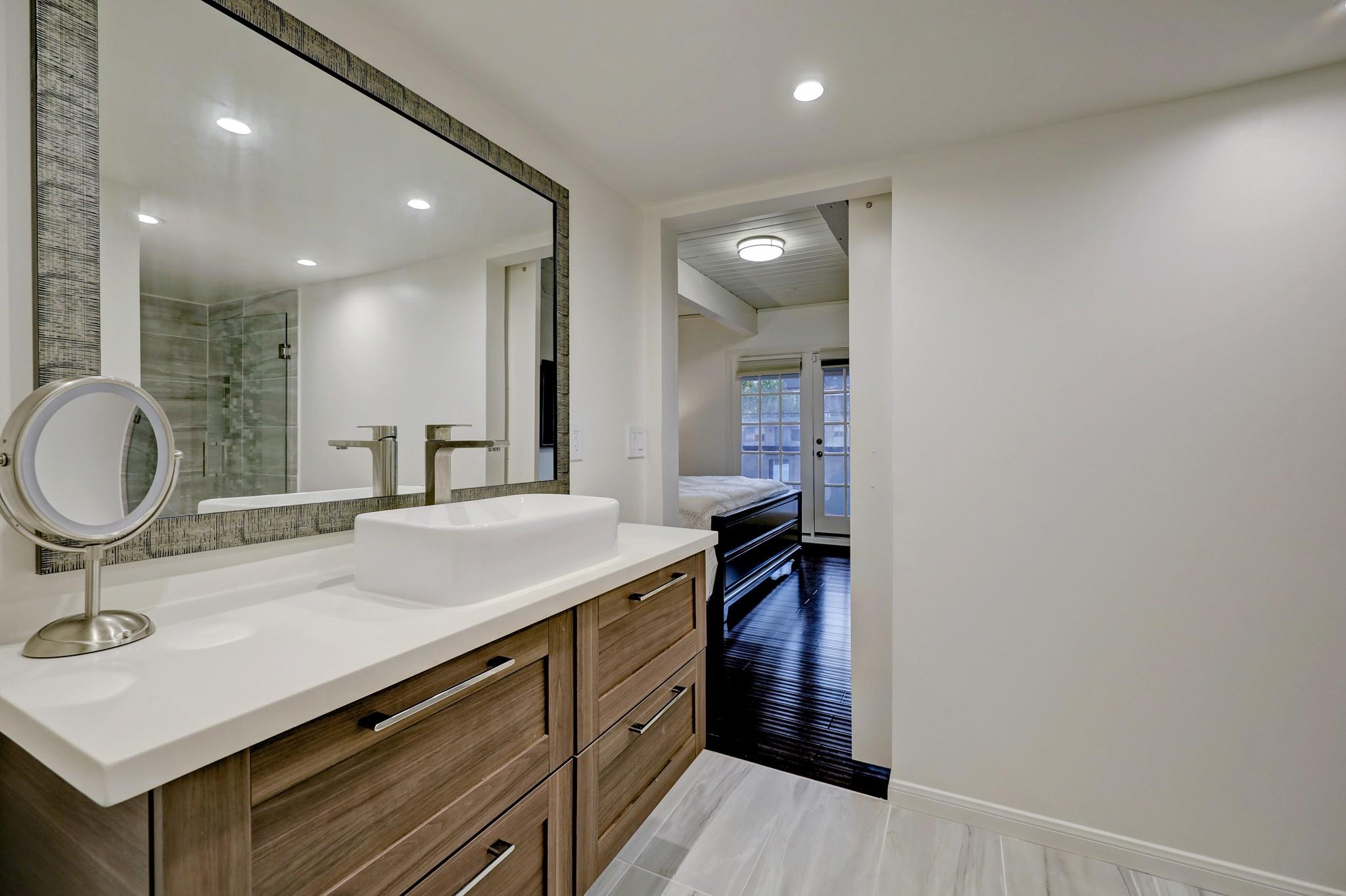 2117 1/2 Hazard Street