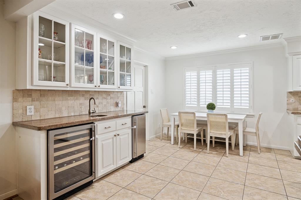 10207 Del Monte Drive