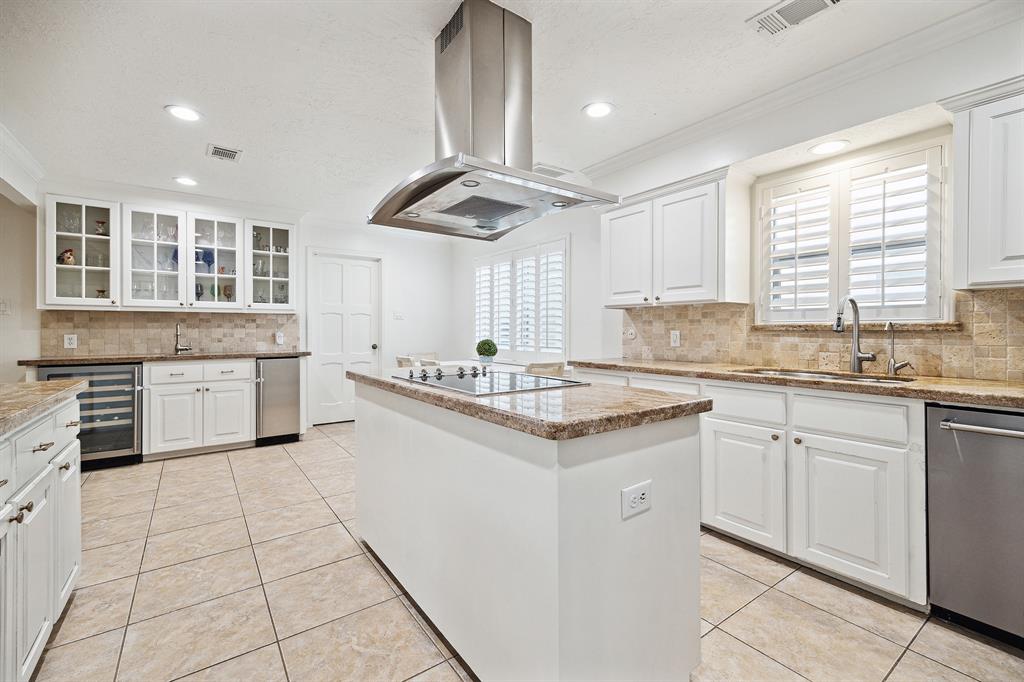10207 Del Monte Drive