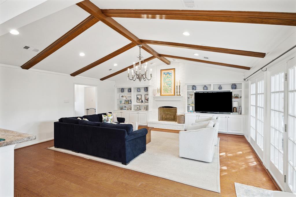 10207 Del Monte Drive