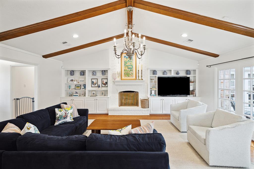 10207 Del Monte Drive