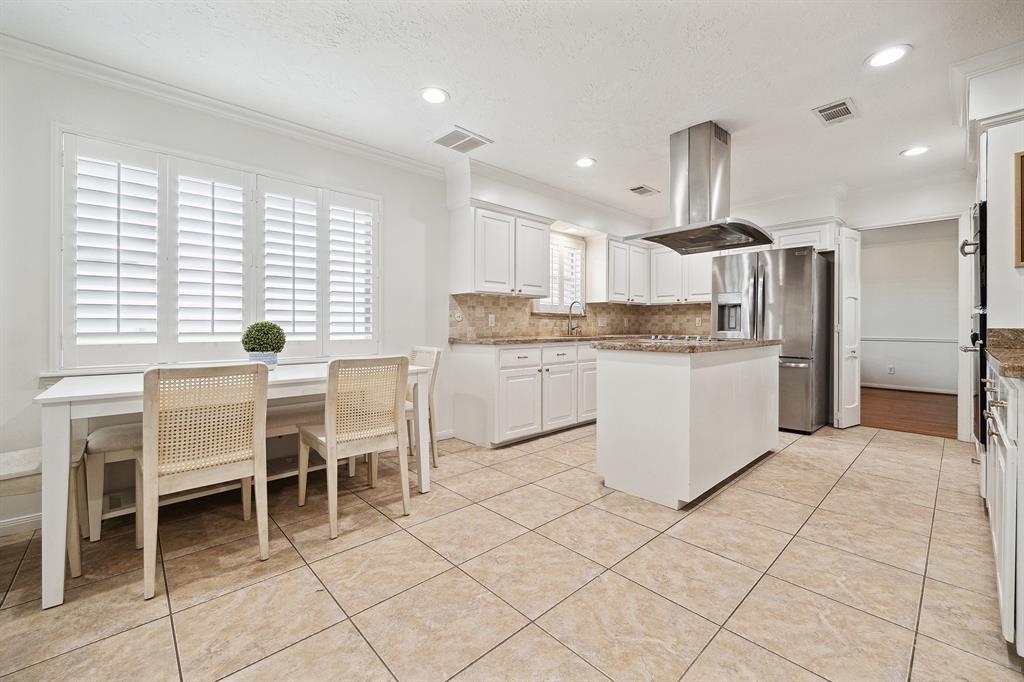 10207 Del Monte Drive