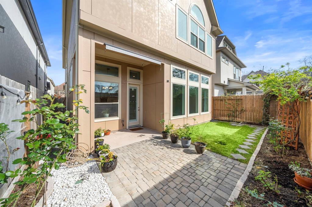 1405 Arkley Way